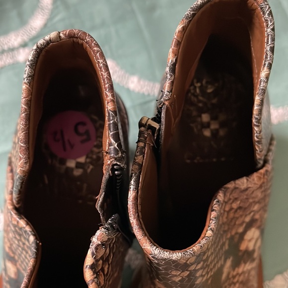 Vince Camuto Boots size 5 1/2 - Picture 11 of 12